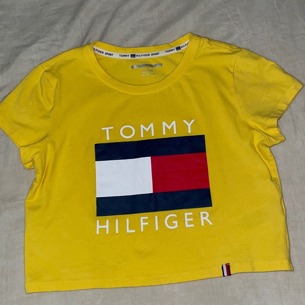 Tommy Hilfiger yellow cropped XS t-shirt
